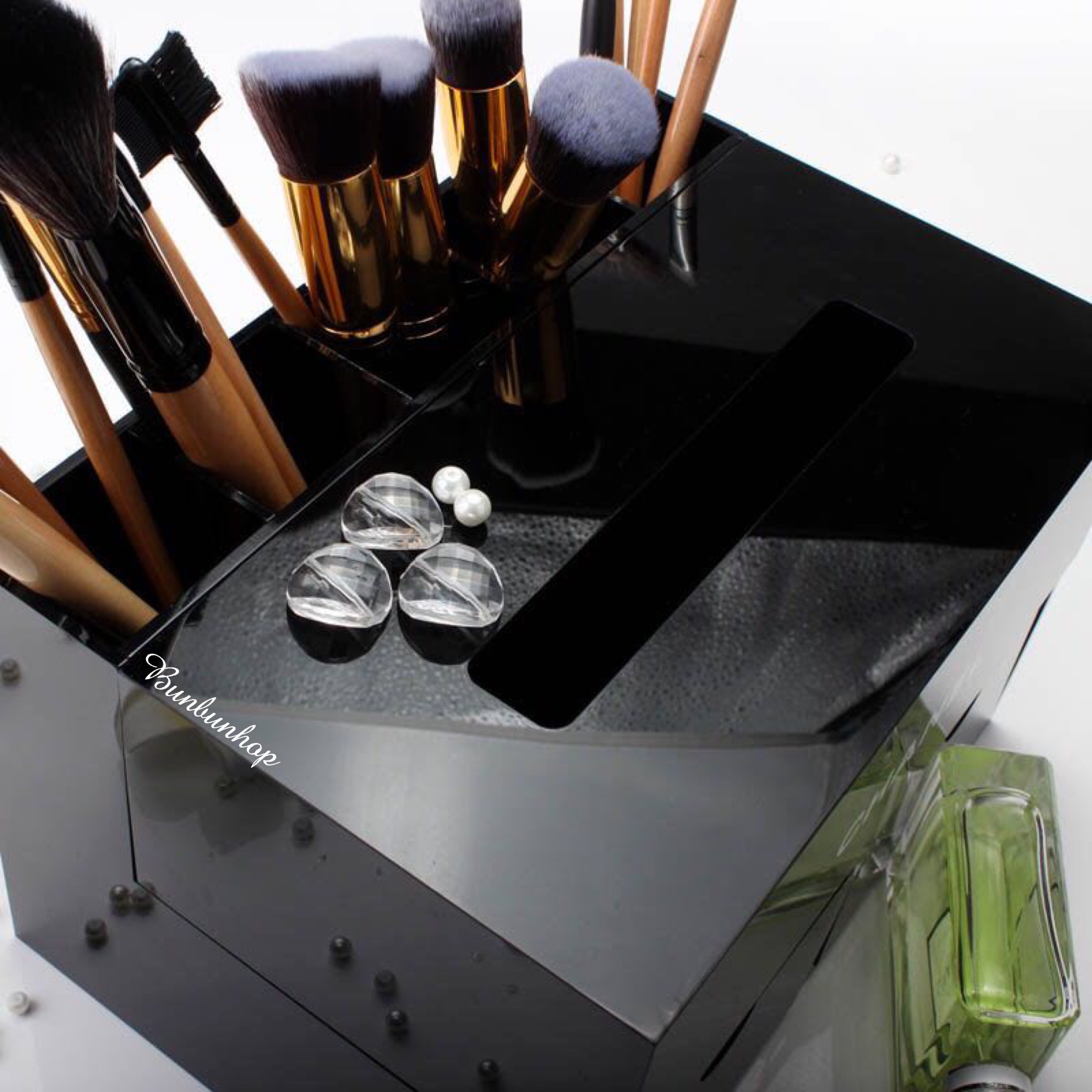 Chanel brush storage Black Acrylic ref.80415 - Joli Closet